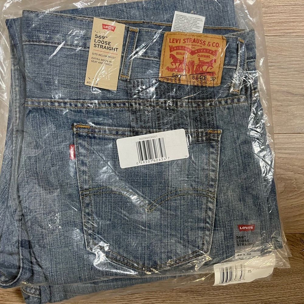 NEW Men’s Levi’s 569 Loose straight jeans 40x32